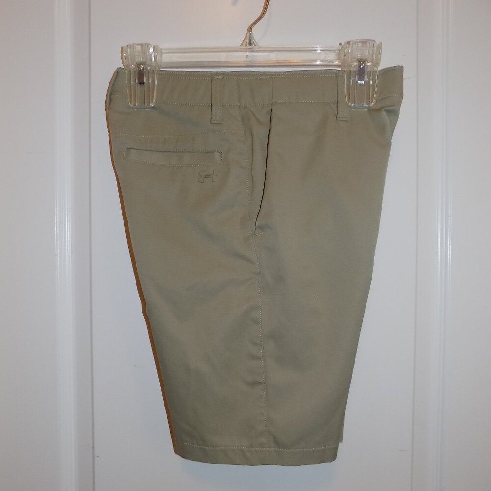 UNDER ARMOUR Boys 14 HeatGear Loose Fit Tan Khaki Performance Shorts Golf